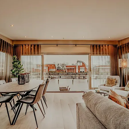 Houseboat In Netherlands With Private Dock, Cleaning Included * Uitgeest