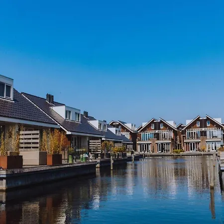 Houseboat In Netherlands With Private Dock, Cleaning Included * Uitgeest