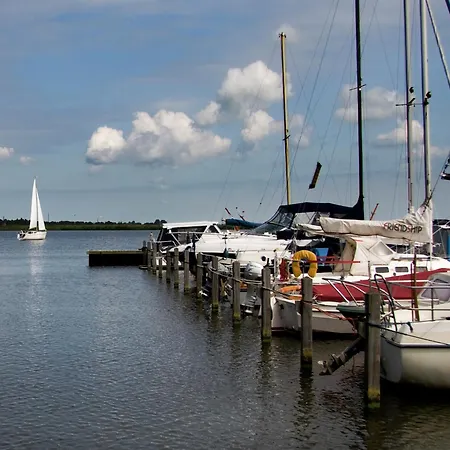 بيت للعطل Houseboat In Netherlands With Private Dock, Cleaning Included *